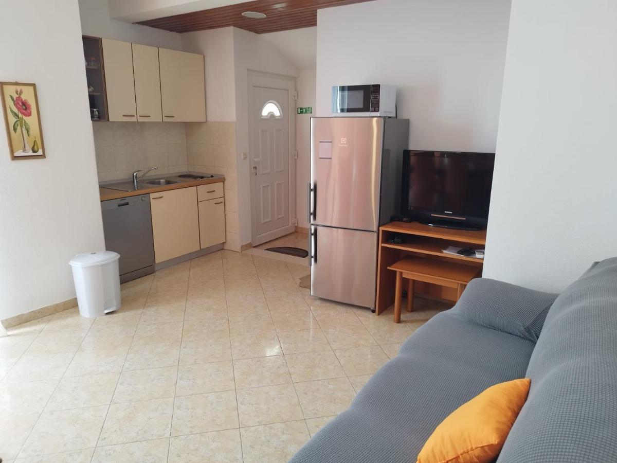 Apartments Mare - 150 M From Beach Brela Exterior foto