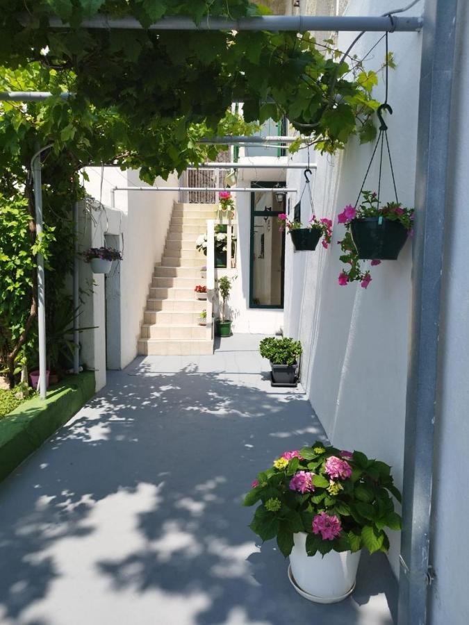 Apartments Mare - 150 M From Beach Brela Exterior foto